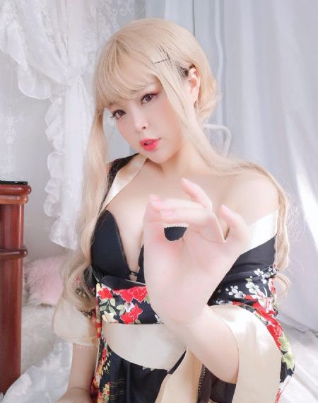 大胸美女胸变大_720在线观看