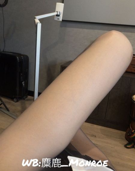 骚妇的水真多让我插她_BD英语免费观看