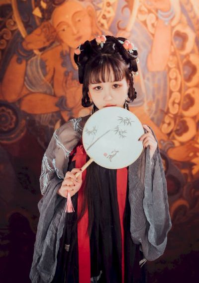 英语老师解开裙子坐我腿中间_1080P迅雷电影在线
