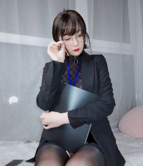 操欧美女人_HDHD在线观看