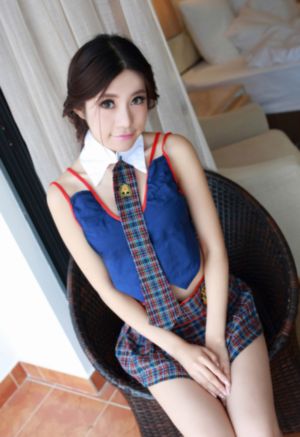 被轮番调教的清纯少女_4K在线观看视频