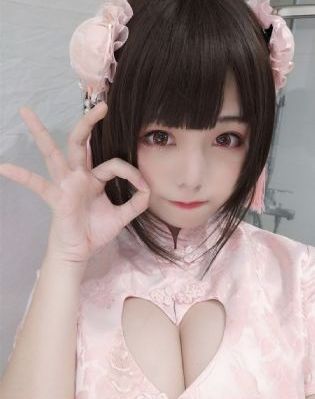 亲吻脱衣揉胸_720电影在线观看
